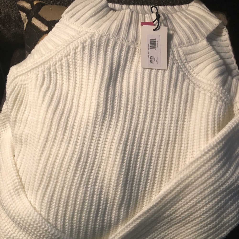 Boutique Ivory Cold shoulder sweater!! NWT!!